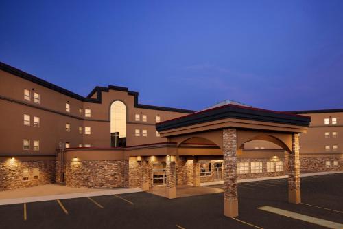 delta hotels by marriott grande prairie airport