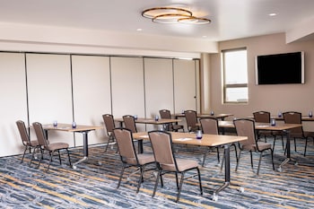 delta hotels by marriott grande prairie airport