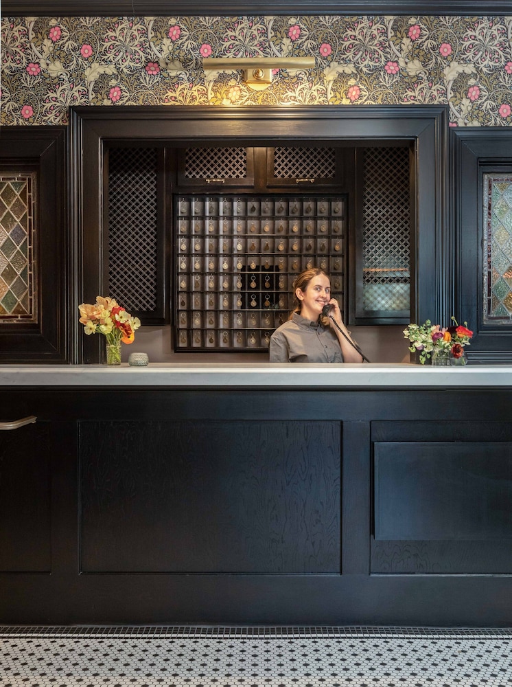 national exchange hotel