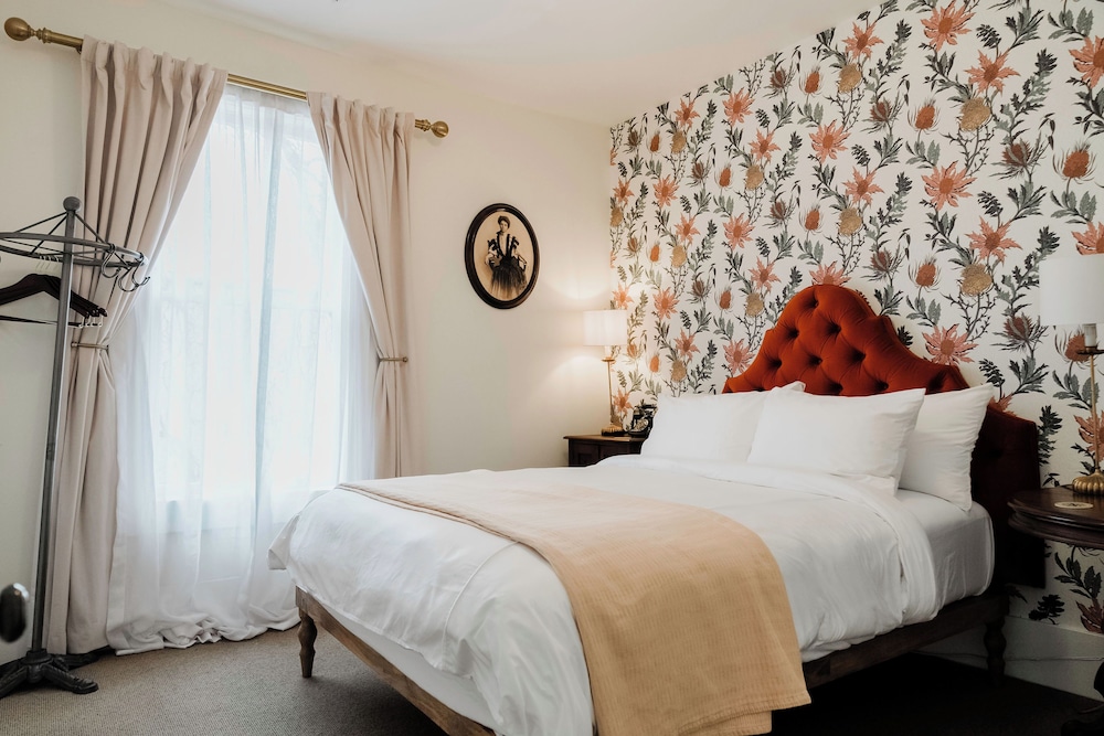 national exchange hotel