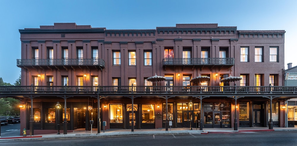 national exchange hotel