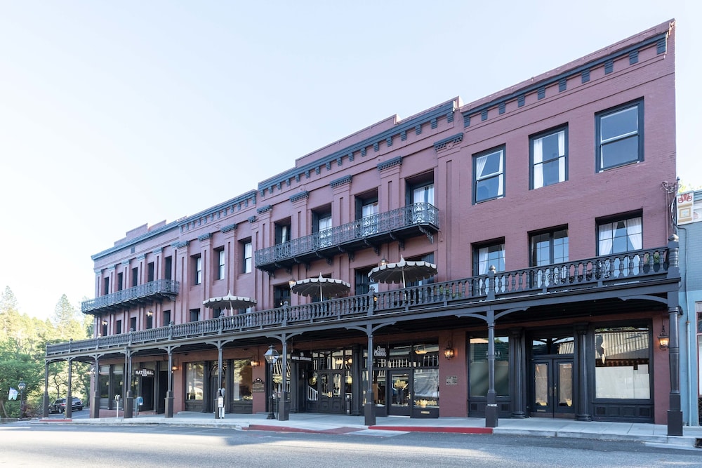 national exchange hotel