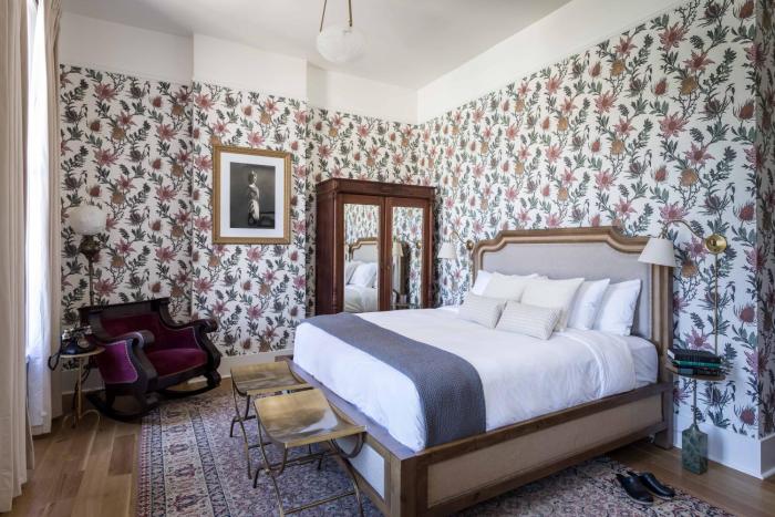 national exchange hotel