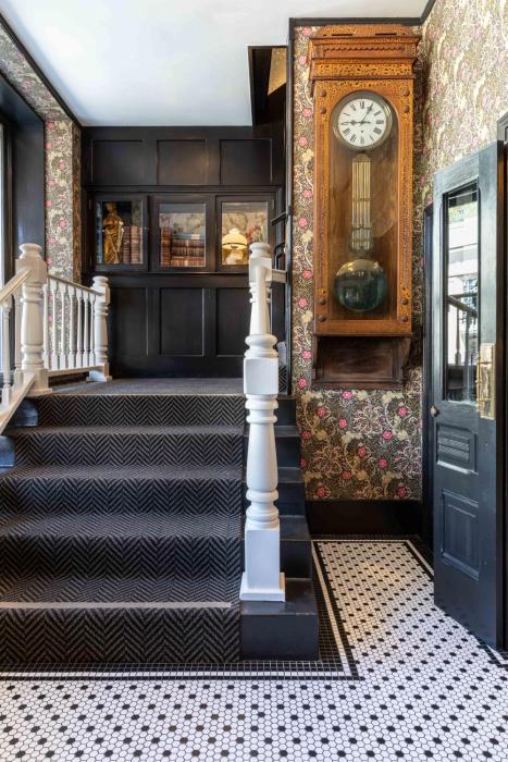 national exchange hotel