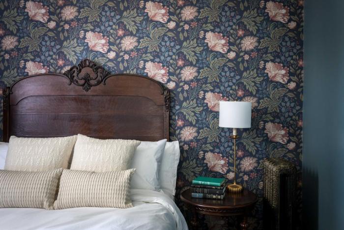 national exchange hotel