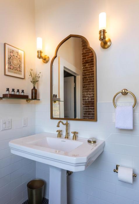 national exchange hotel