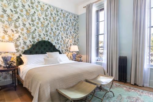 national exchange hotel