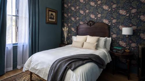 national exchange hotel