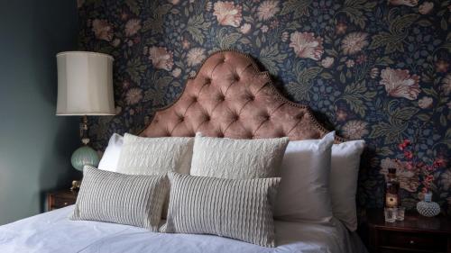 national exchange hotel