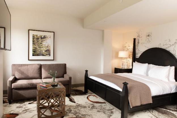 the lodge at st edward park