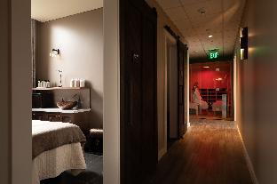 the lodge at st edward park