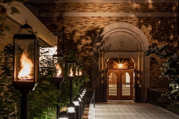 the lodge at st edward park