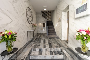 42 apart hotel