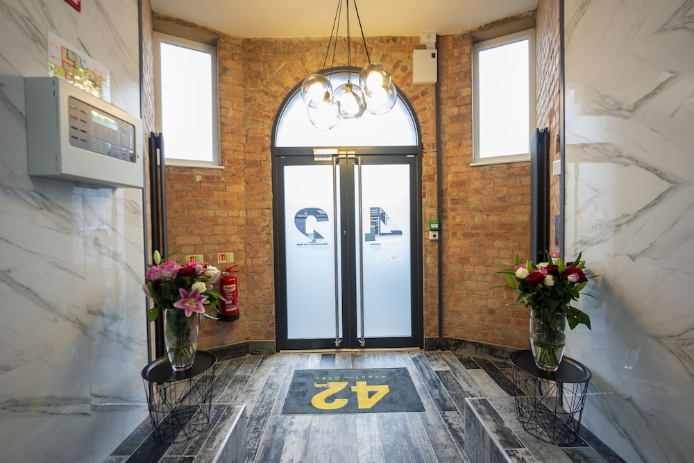 42 apart hotel