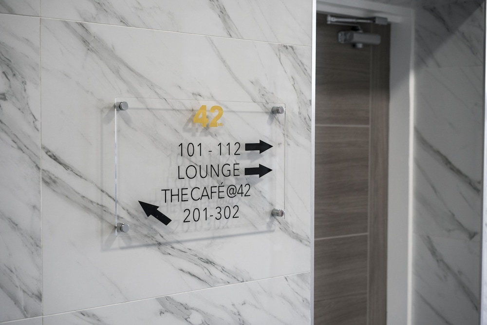 42 apart hotel