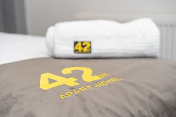 42 apart hotel