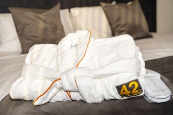 42 apart hotel