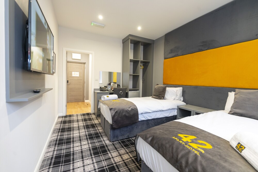 42 apart hotel