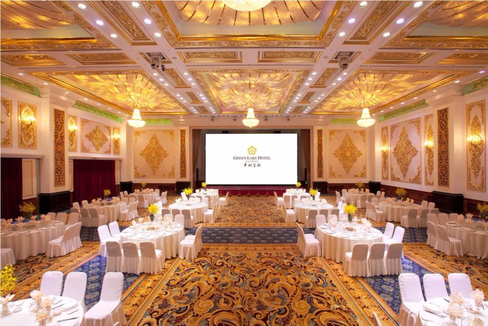 kunming green lake hotel