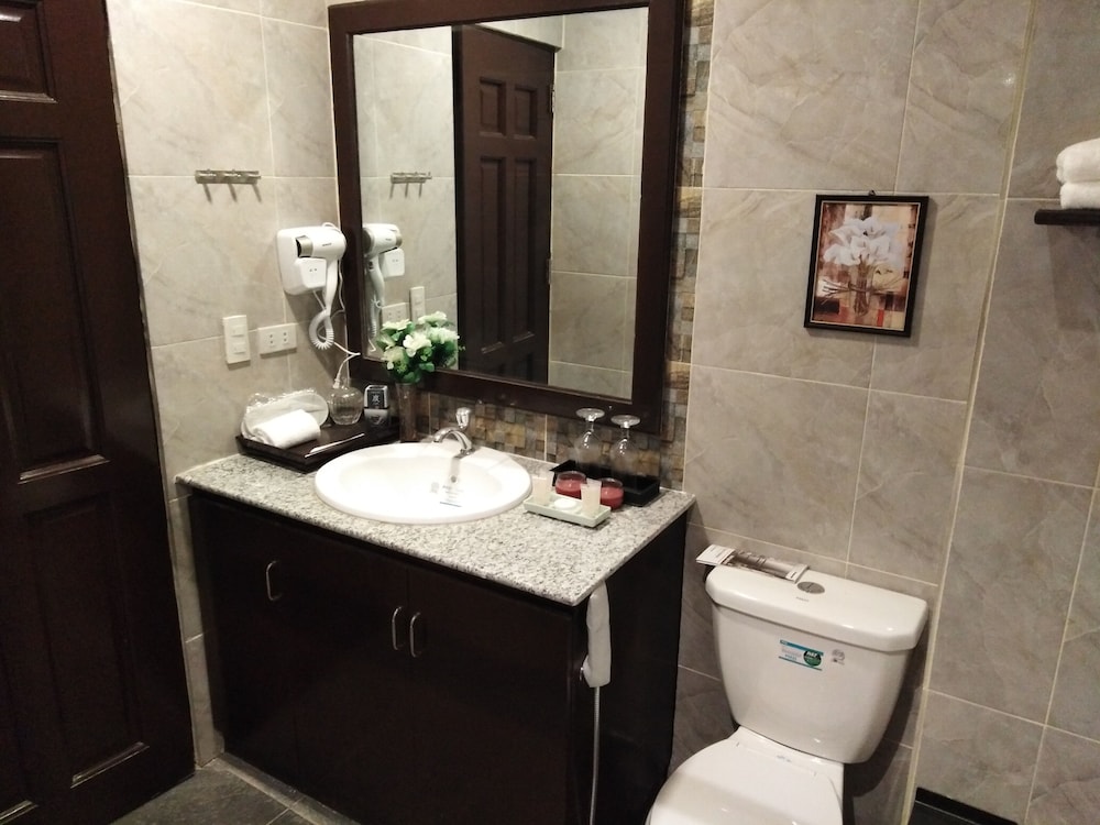 venezia suites hotel iloilo