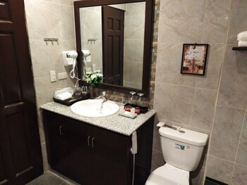 venezia suites hotel iloilo