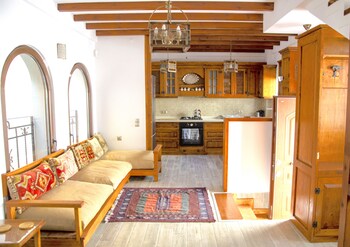 kasbah shirin