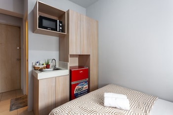Urban Deca Tower Edsa,,1 star