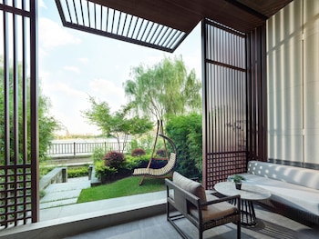 hilton shanghai songjiang guangfulin