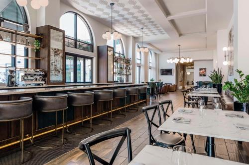 the hamilton alpharetta curio collection by hilton
