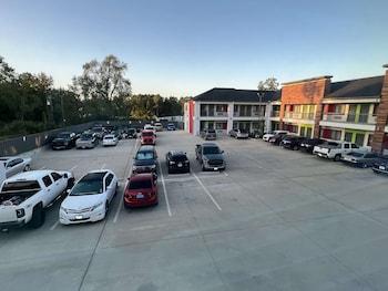 americas best value inn and suites kingwood iah airport