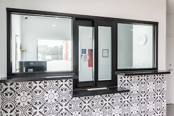 americas best value inn and suites kingwood iah airport