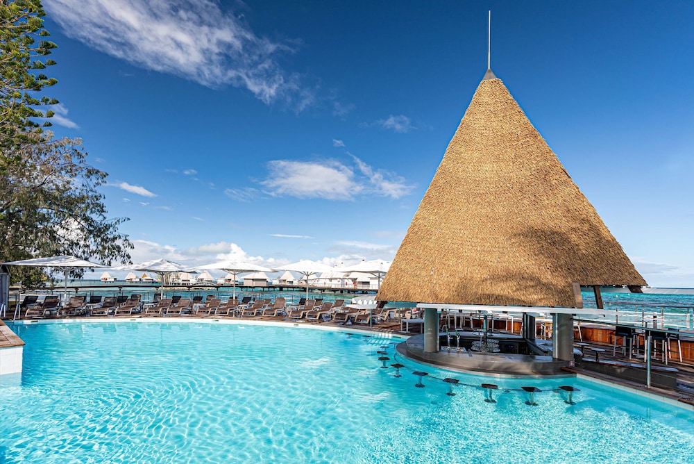 doubletree by hilton noumea ilot maitre resort