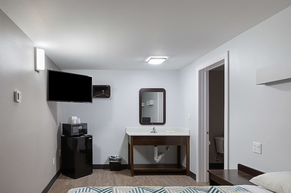 motel 6 show low az