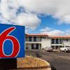 motel 6 show low az
