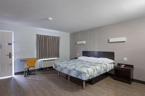 motel 6 show low az