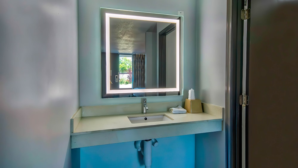 motel 6 louisville ky airport fair expo