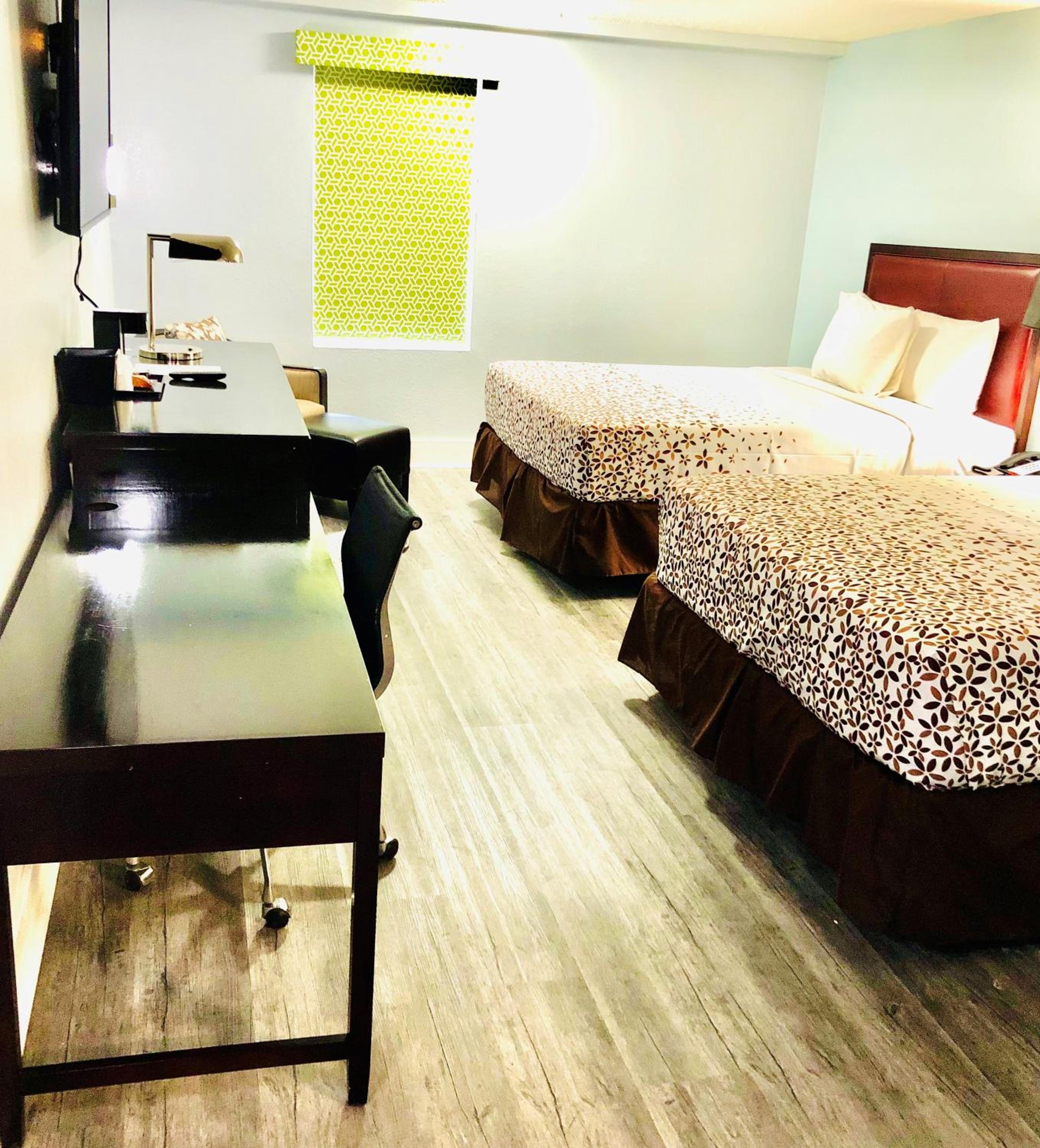 montgomery inn and suites