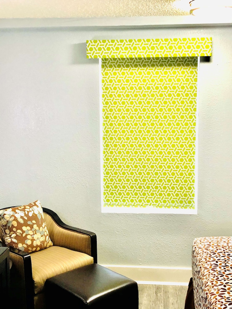 montgomery inn and suites