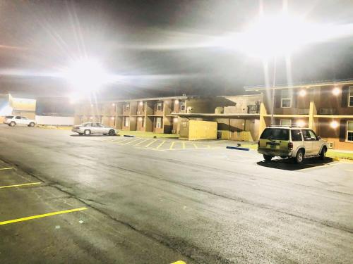 montgomery inn and suites