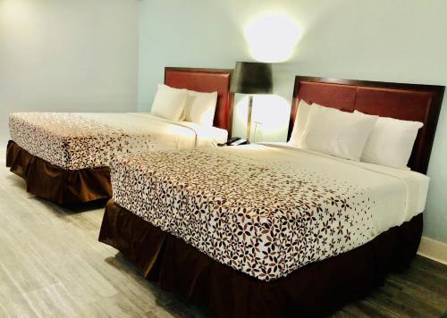 montgomery inn and suites