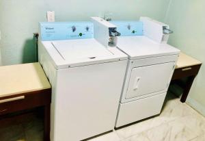 montgomery inn and suites