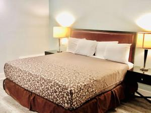 montgomery inn and suites