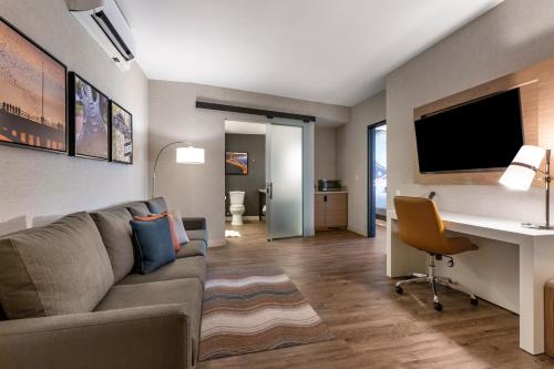cambria hotel austin airport