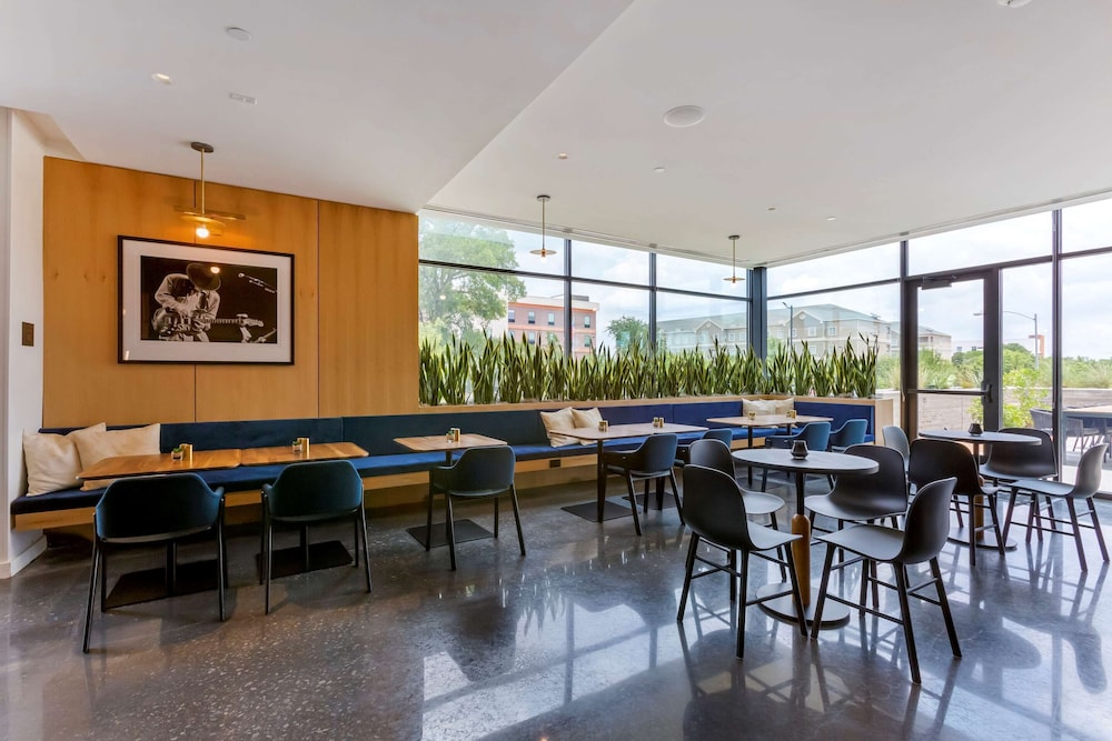 cambria hotel austin airport