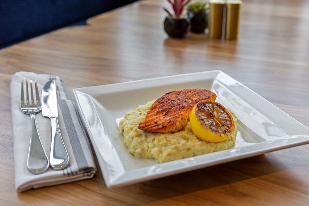 cambria hotel austin airport