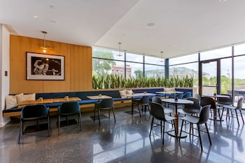 cambria hotel austin airport