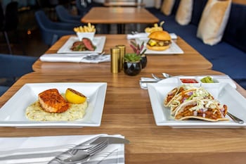 cambria hotel austin airport