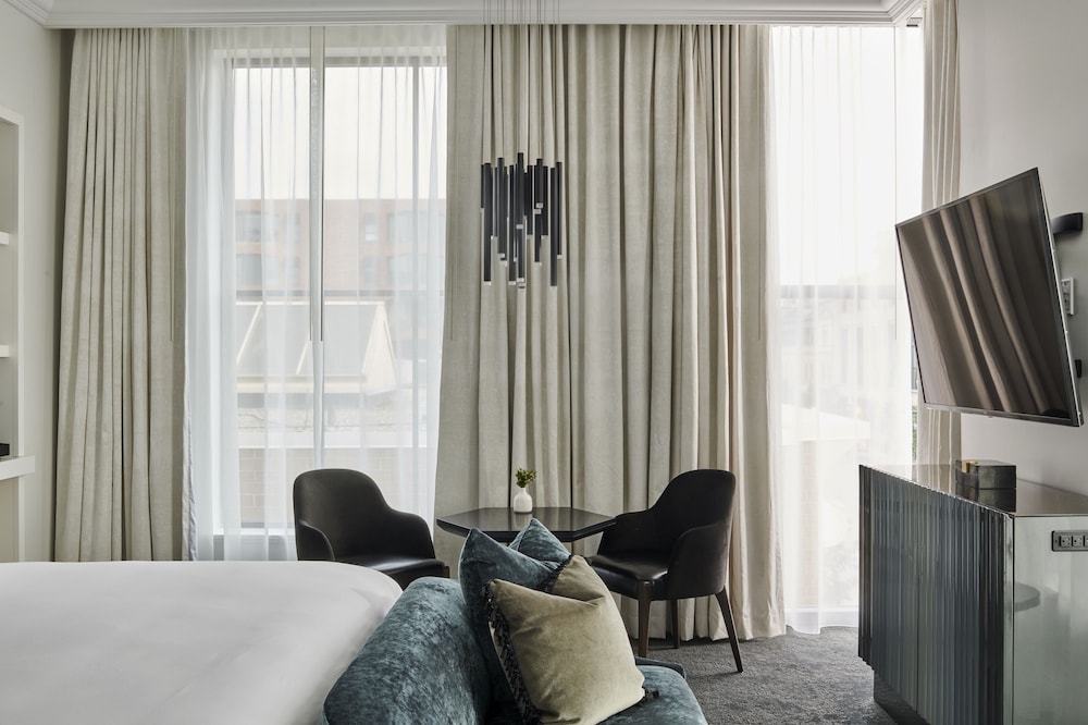 daxton hotel birmingham curio collection by hilton
