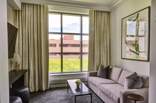 daxton hotel birmingham curio collection by hilton