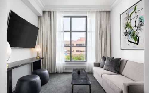 daxton hotel birmingham curio collection by hilton